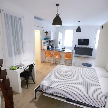 Laura'S Home - I Navigli Che Vorrei Милано Екстериор снимка