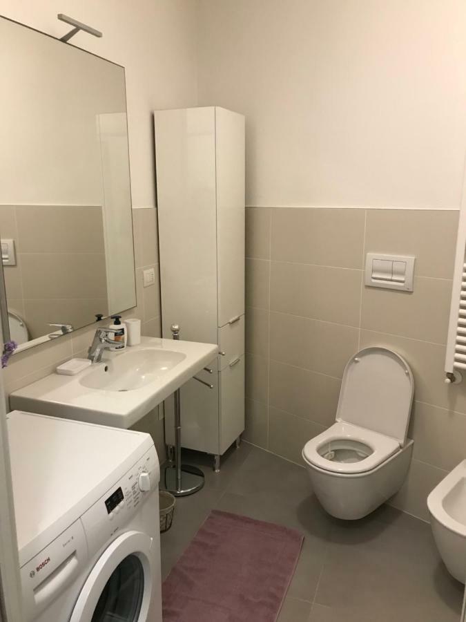 Laura'S Home - I Navigli Che Vorrei Милано Екстериор снимка