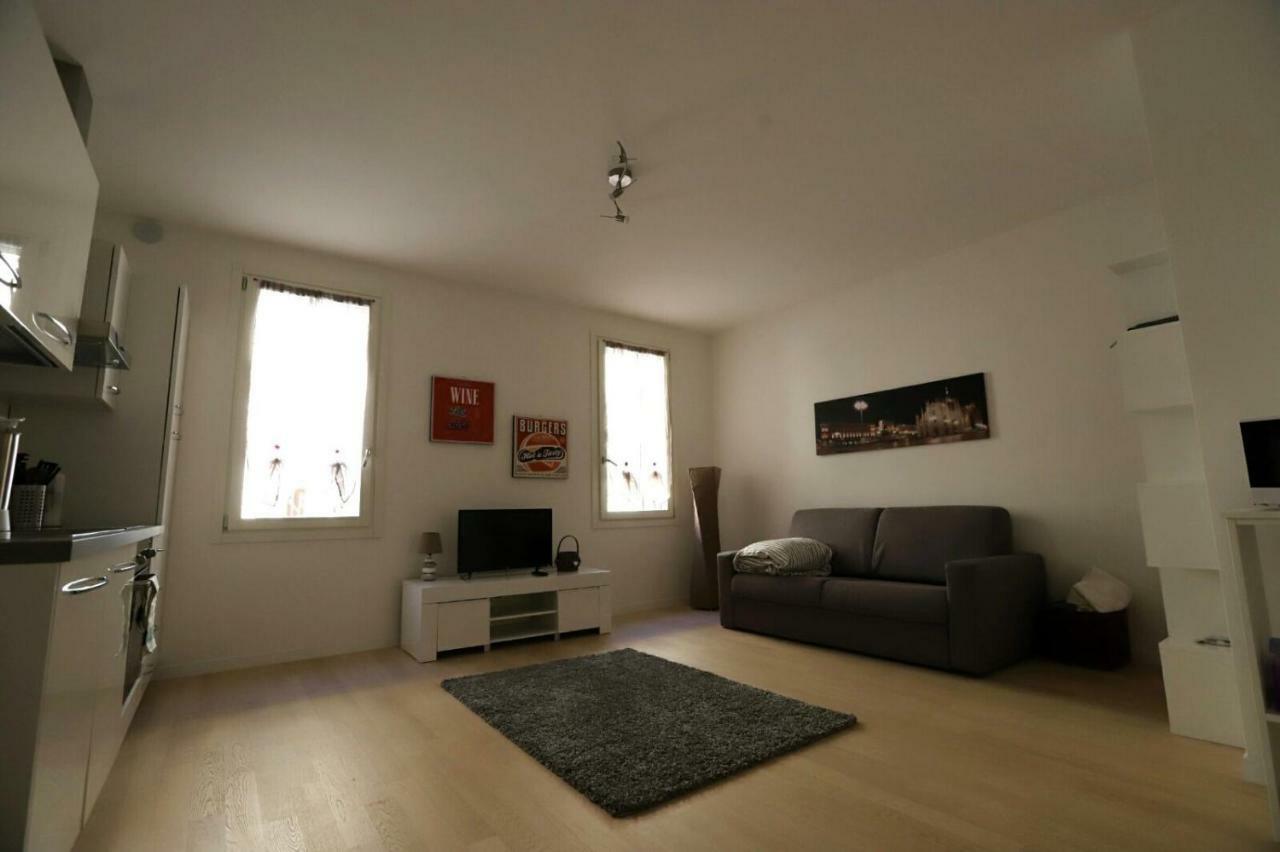 Laura'S Home - I Navigli Che Vorrei Милано Екстериор снимка