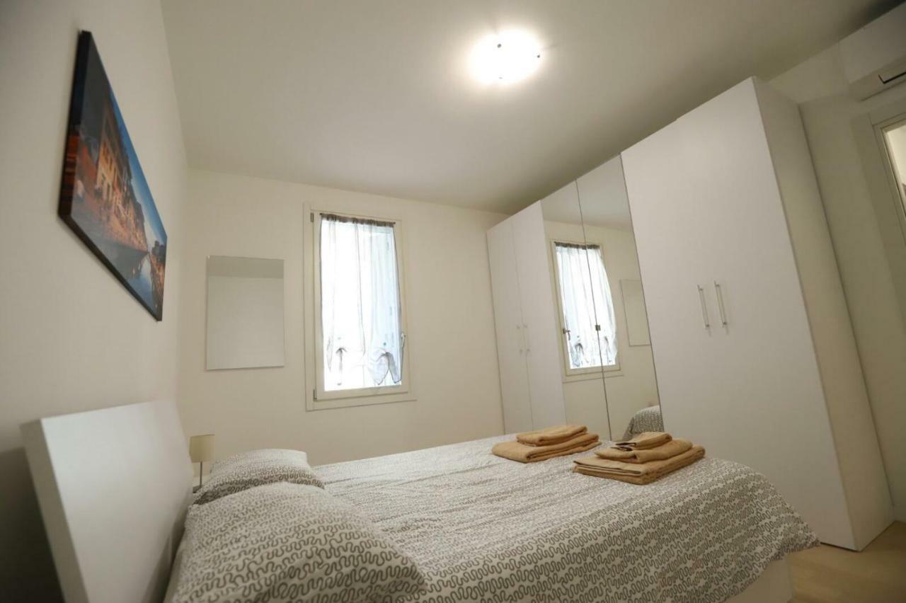 Laura'S Home - I Navigli Che Vorrei Милано Екстериор снимка