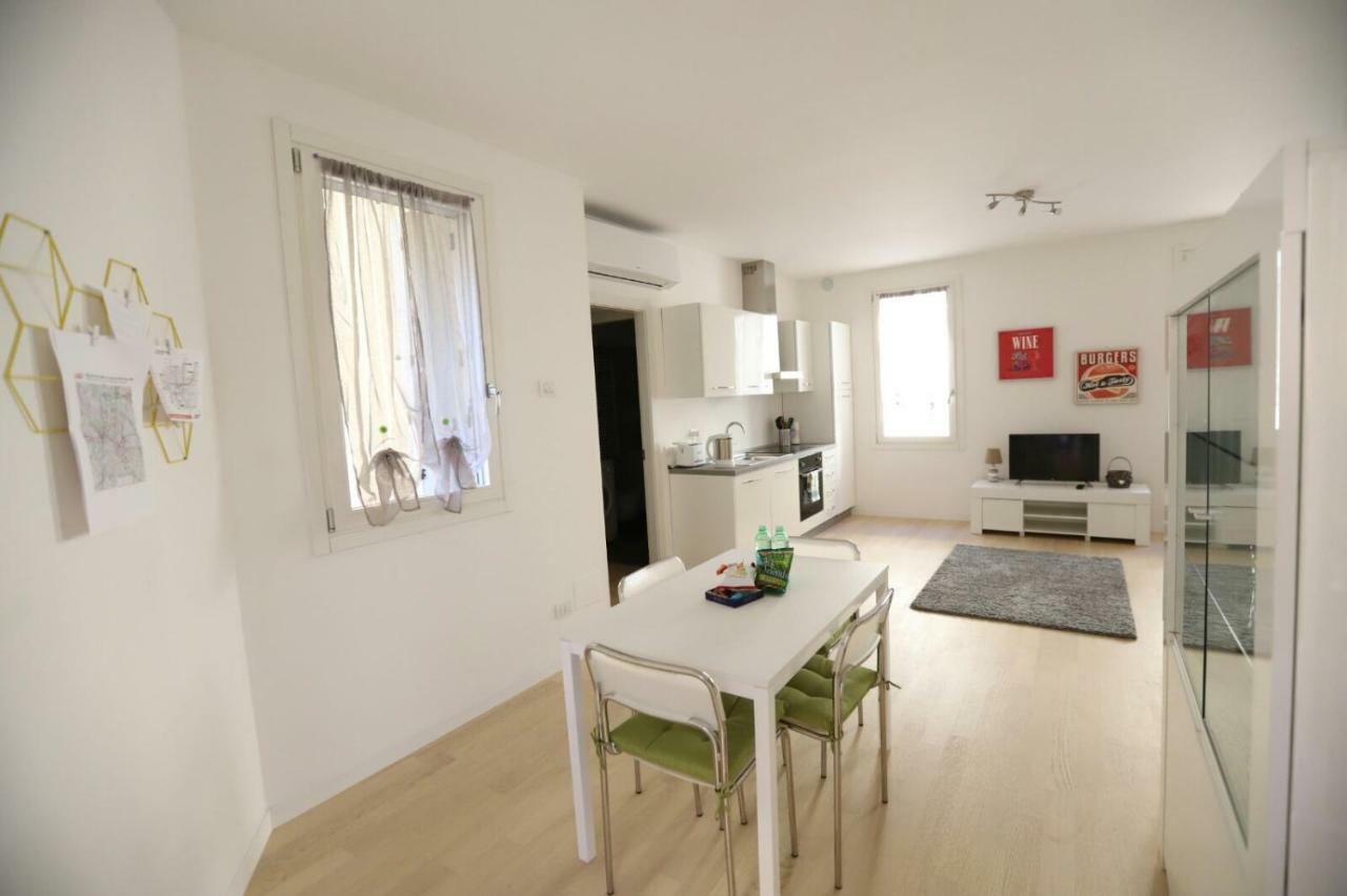 Laura'S Home - I Navigli Che Vorrei Милано Екстериор снимка