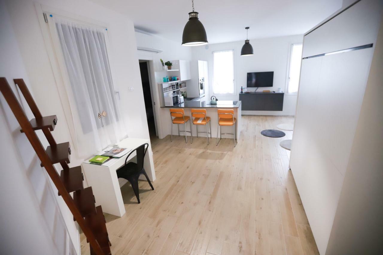Laura'S Home - I Navigli Che Vorrei Милано Екстериор снимка