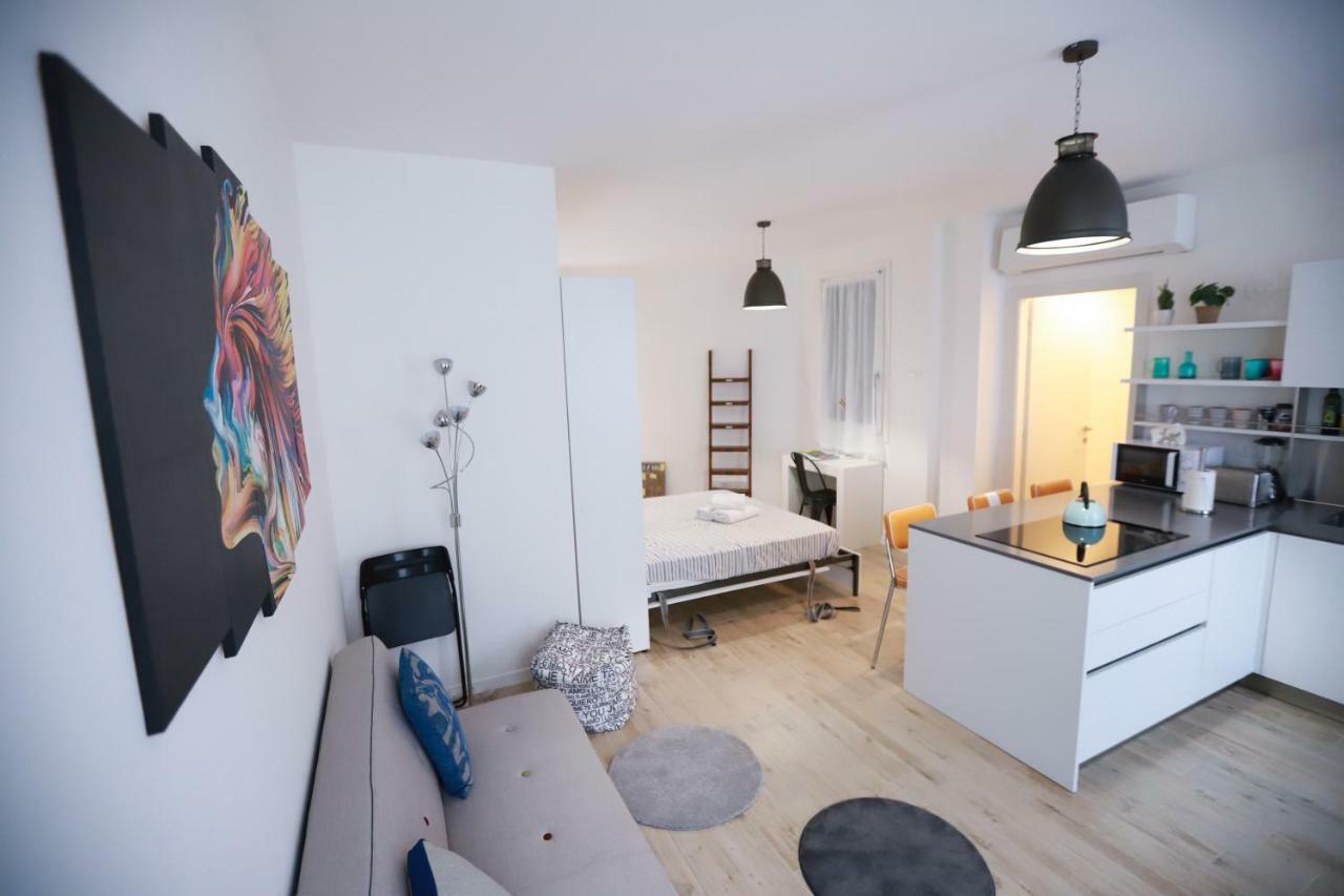 Laura'S Home - I Navigli Che Vorrei Милано Екстериор снимка