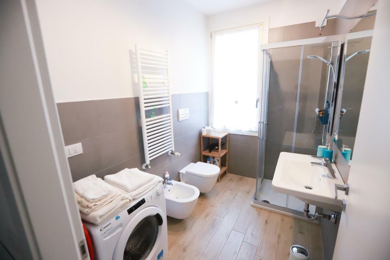 Laura'S Home - I Navigli Che Vorrei Милано Екстериор снимка