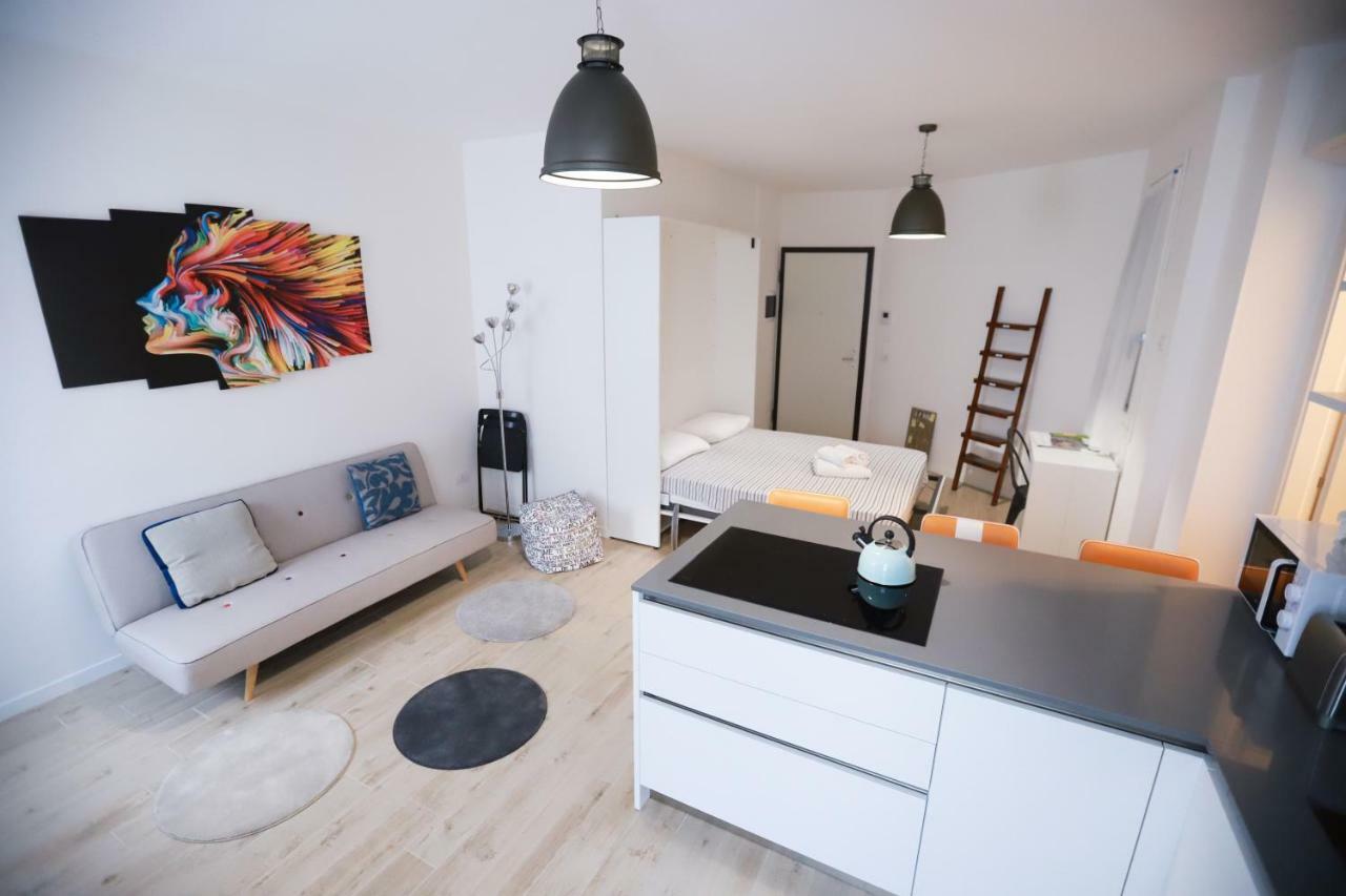 Laura'S Home - I Navigli Che Vorrei Милано Екстериор снимка