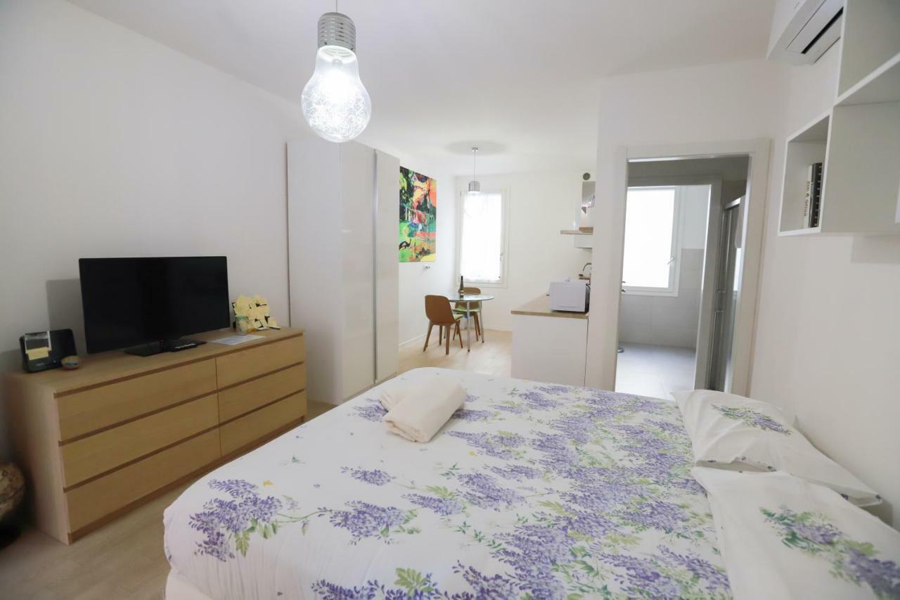 Laura'S Home - I Navigli Che Vorrei Милано Екстериор снимка