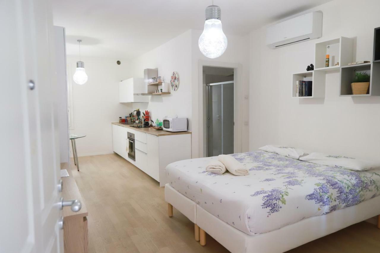 Laura'S Home - I Navigli Che Vorrei Милано Екстериор снимка