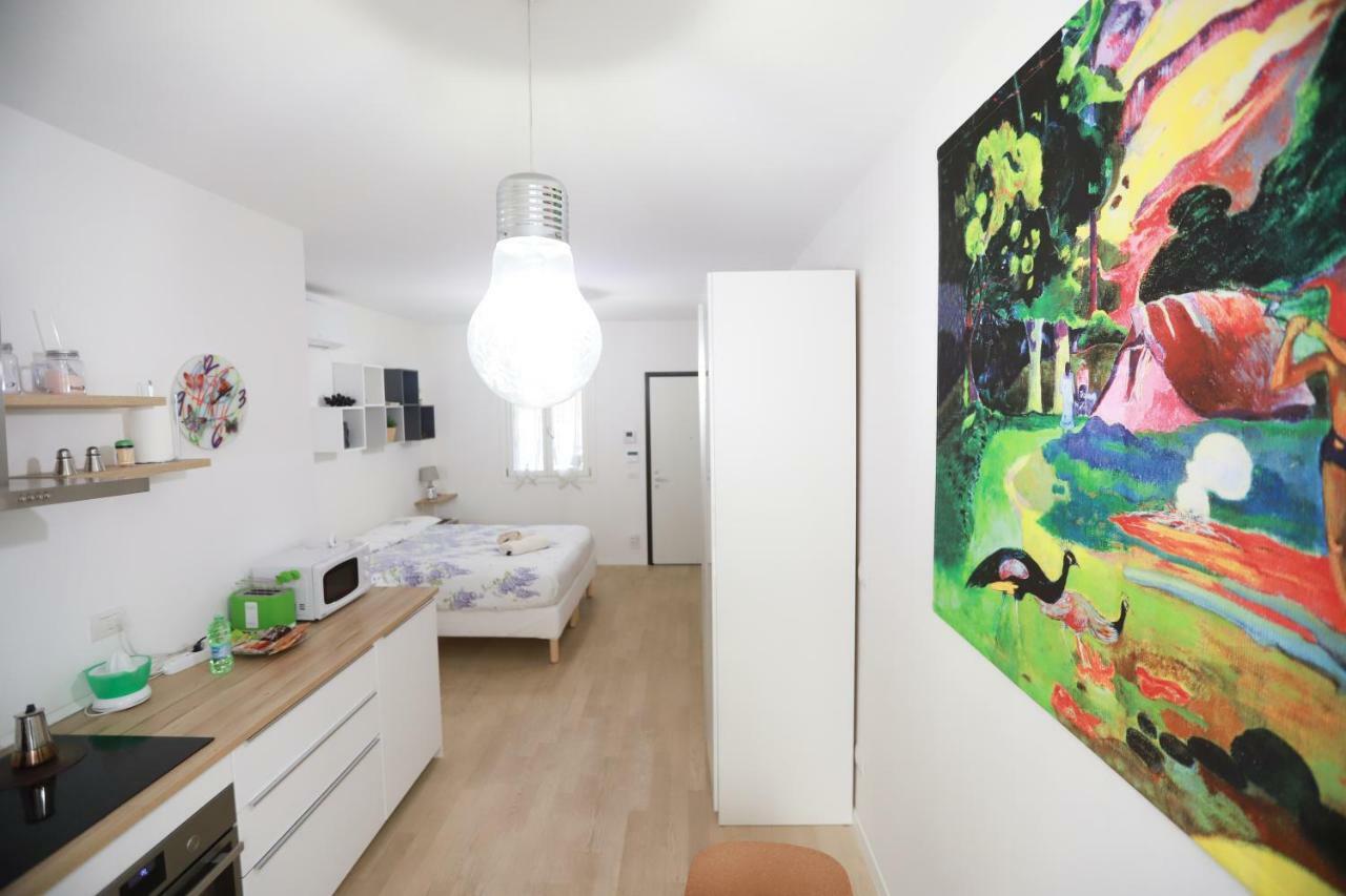Laura'S Home - I Navigli Che Vorrei Милано Екстериор снимка
